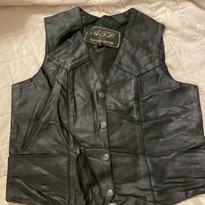 Vintage Black Leather vest with snap buttons